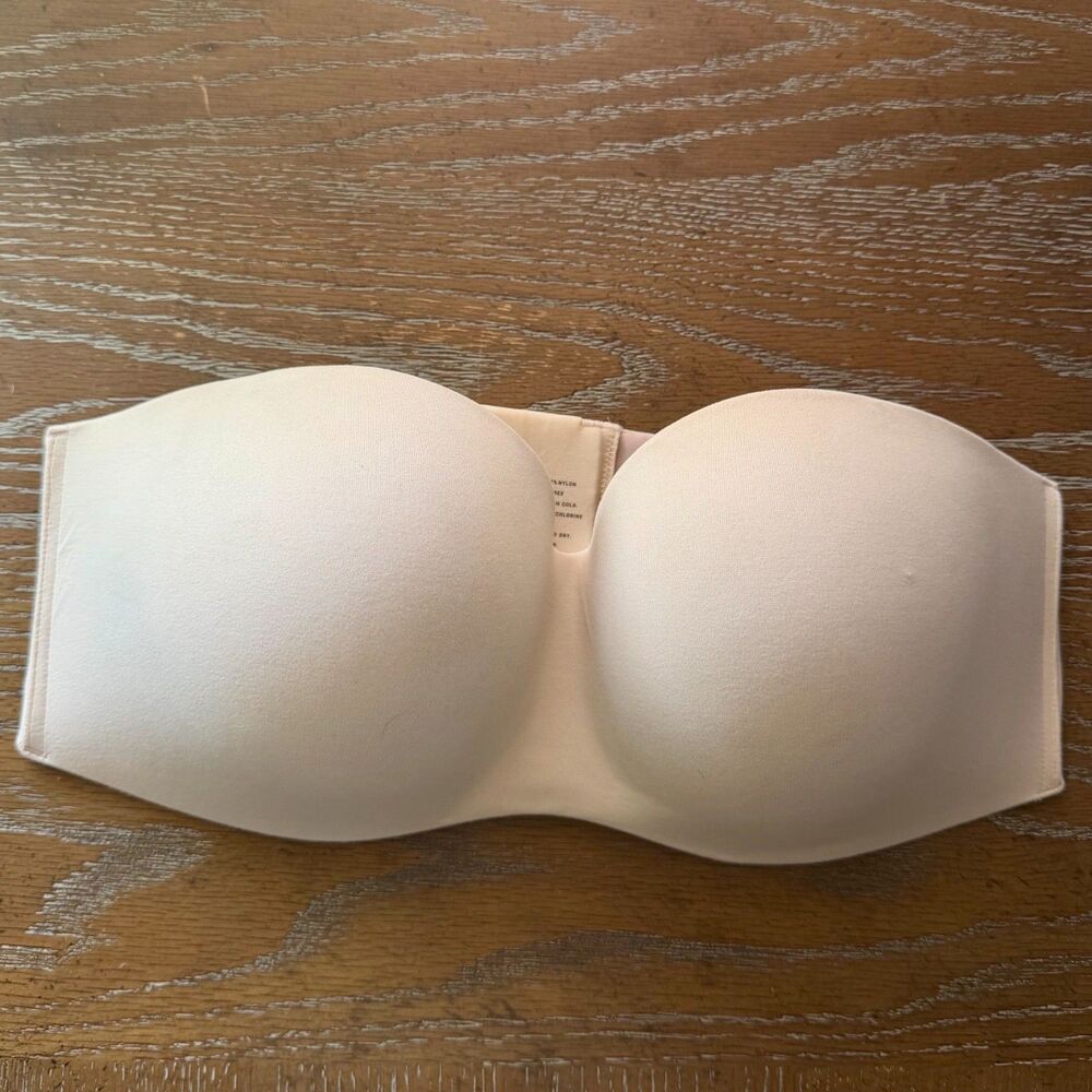 Soma Enbliss Stay Put Strapless Bra Beige 38D Molded Cups Wireless.